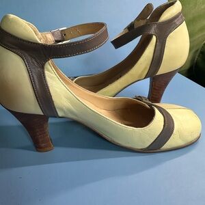 Giraudon- Elegant Two-Tone Women's Heels. Made in Portugal
